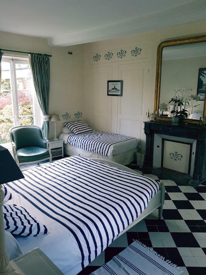 Manoir De L'As De Trefle Bed & Breakfast Isneauville Dış mekan fotoğraf